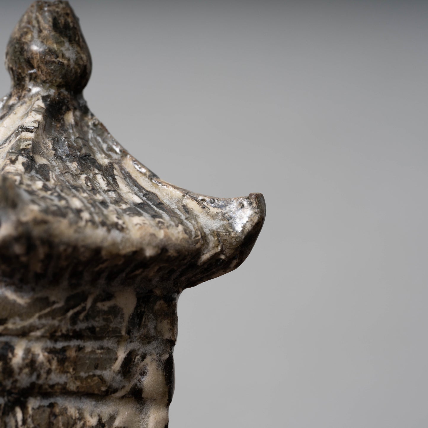 高麗 青磁練上家形水滴