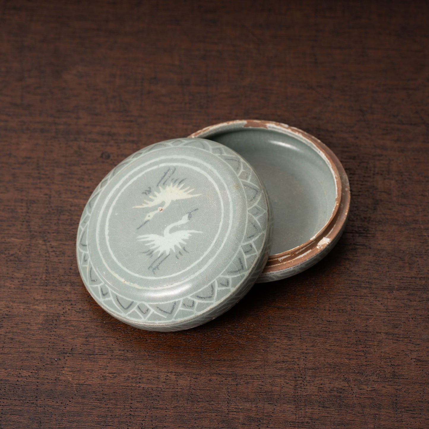 高麗 青磁象嵌鶴文合子