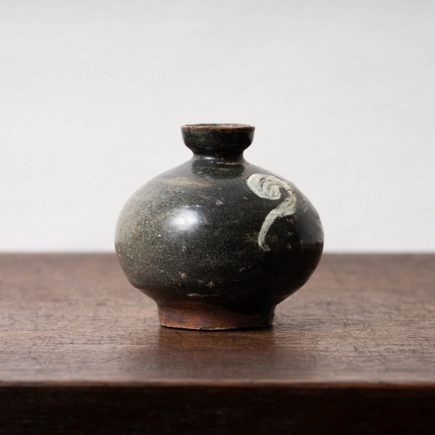 Goryeo Black Glazed Jarlet with White Clay Design