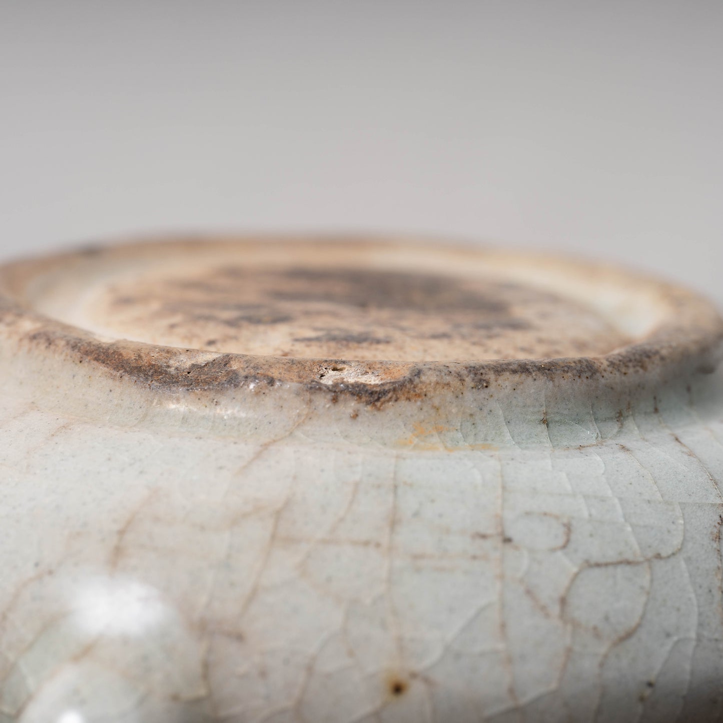 Joseon Dynasty White Porcelain Round Shape Water Dropper