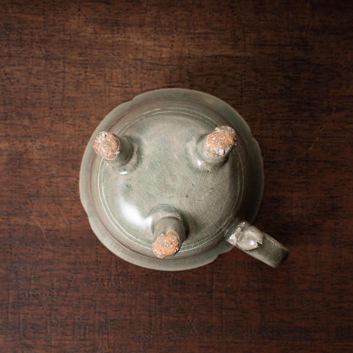 高麗 青磁象嵌蓮花文単耳碗