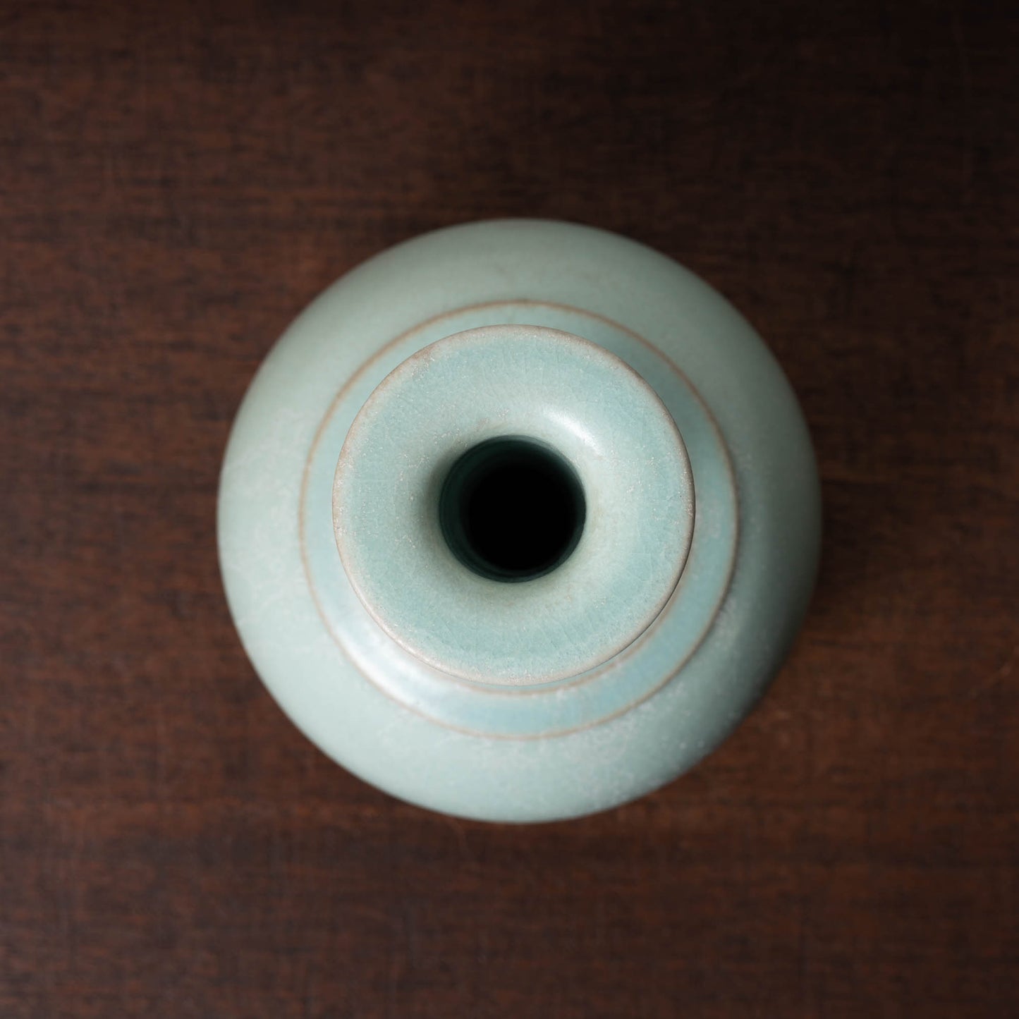 北宋 汝窯青磁盤口弦文長頸瓶