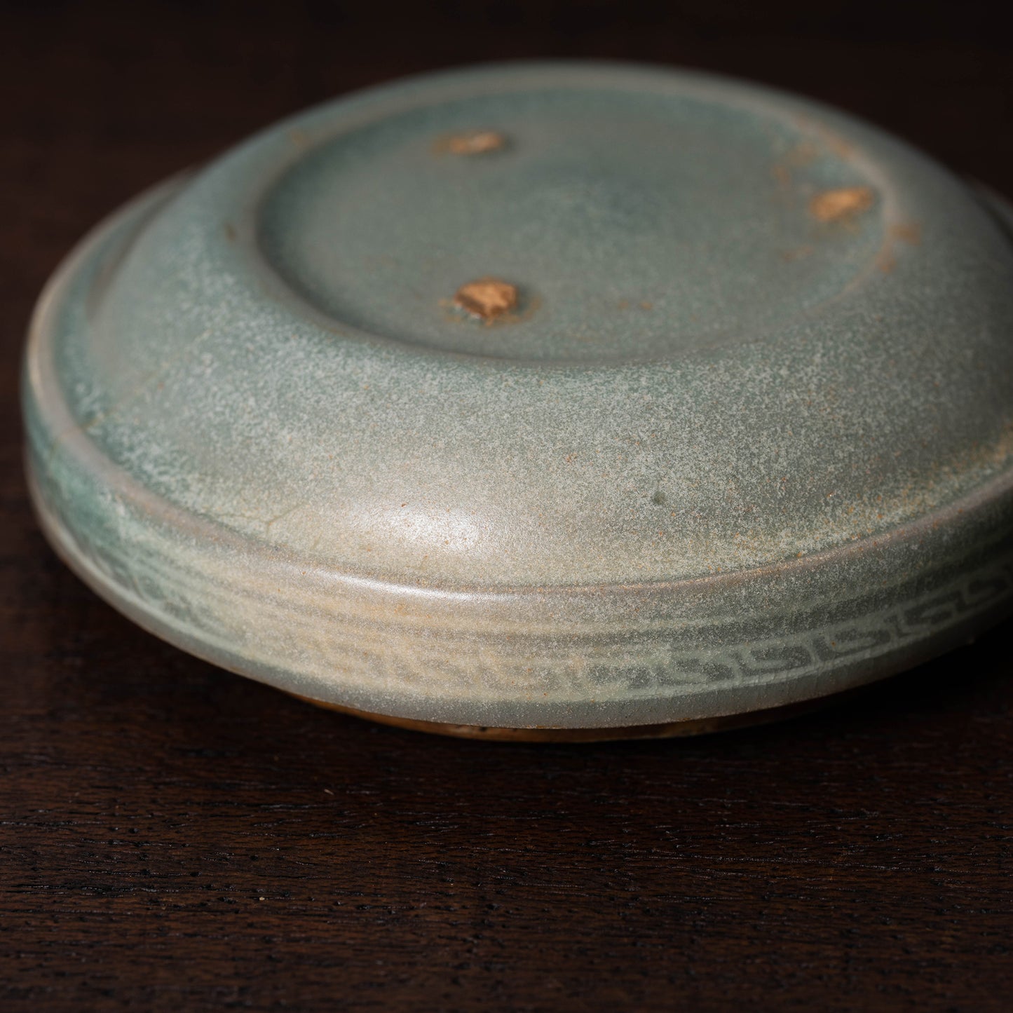 Goryeo Celadon Covered Box with Inlaid Cinnabar Chrysanthemum Design