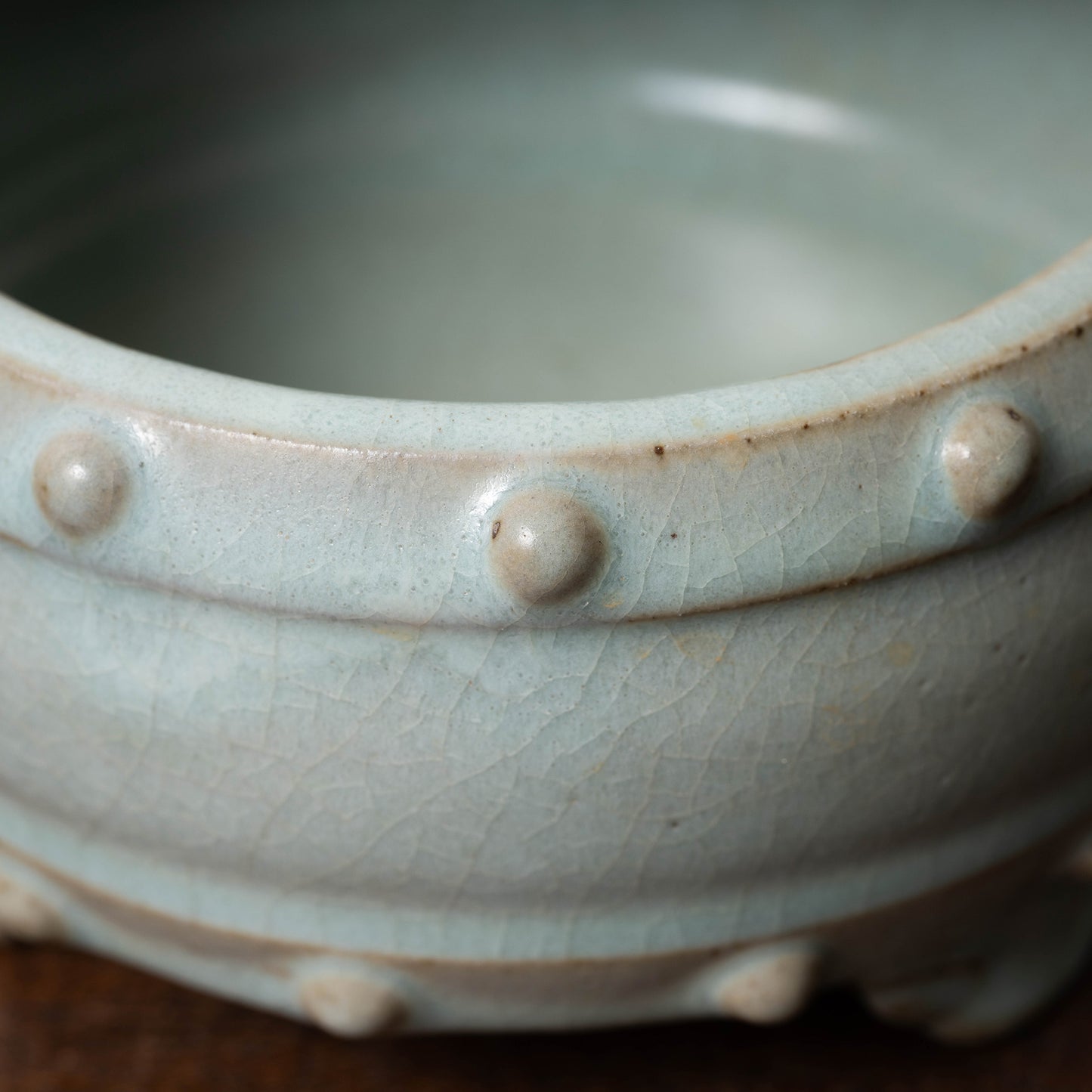 Southern Song Dynasty Guan ware Celadon Bowl with Rivet and Three legs