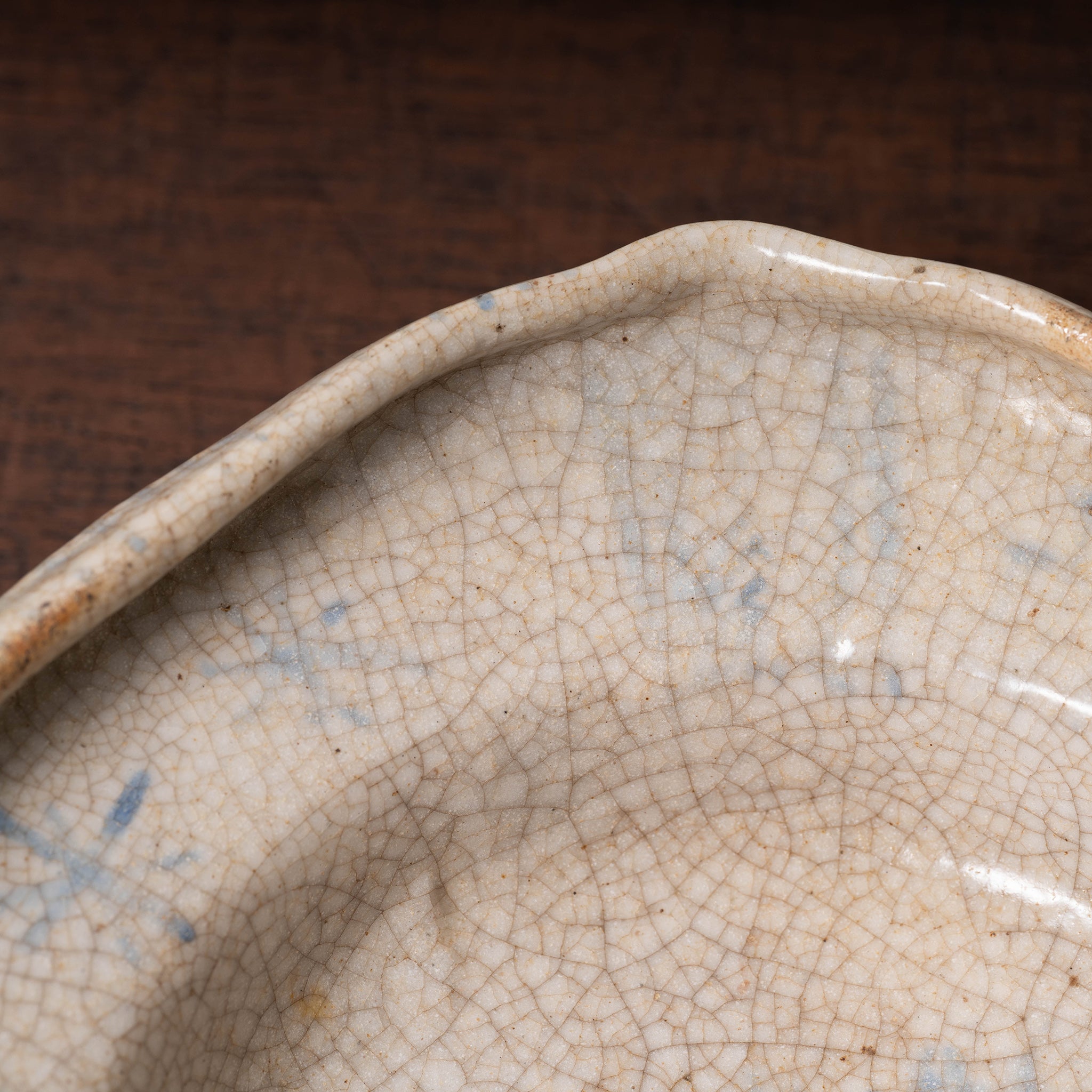 商品時代 織部の手鉢 「春岱」在銘　幅約38cm 織部