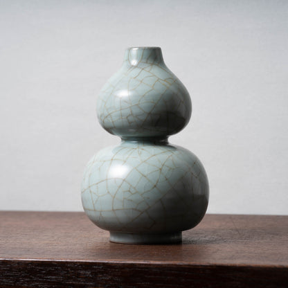 Southern Song Dynasty Guan ware Celadon Vase with Calabash Shape