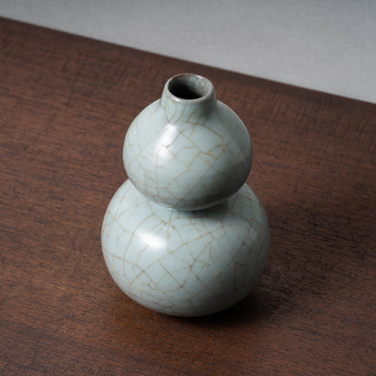 Southern Song Dynasty Guan ware Celadon Vase with Calabash Shape