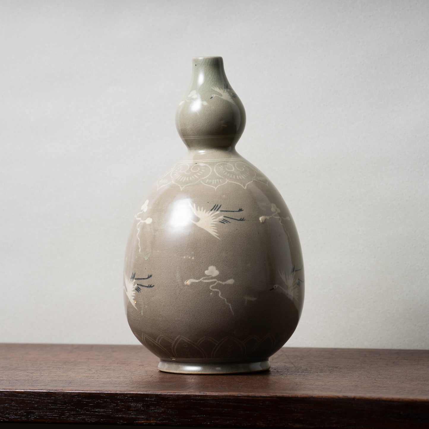 Goryeo Dynasty Celadon Calabash-Shape Bottle with Inlaid Cloud and Crane Design