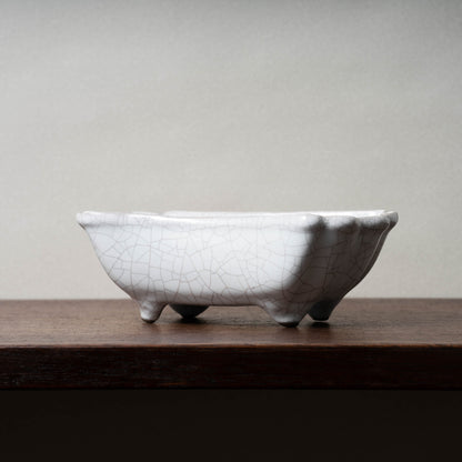 Ming Dynasty Ge-type ware Bowl with Flower Shaped