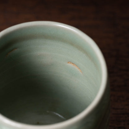 高麗 青磁象嵌菊花文筒茶碗