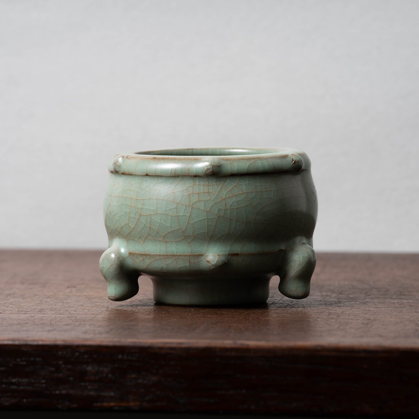 Southern Song Dynasty Guan ware Celadon Censer with Rivet and Three legs