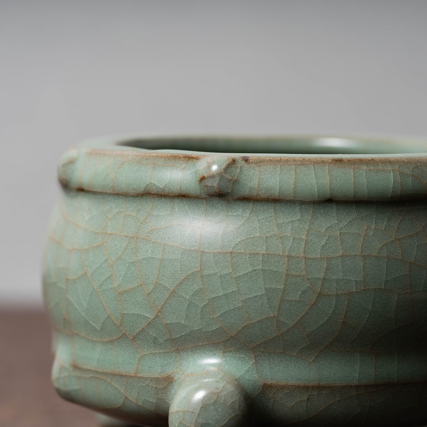 Southern Song Dynasty Guan ware Celadon Censer with Rivet and Three legs