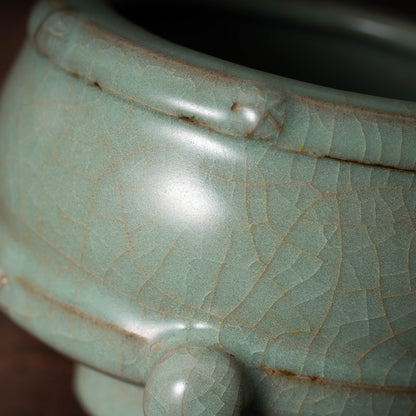 Southern Song Dynasty Guan ware Celadon Censer with Rivet and Three legs