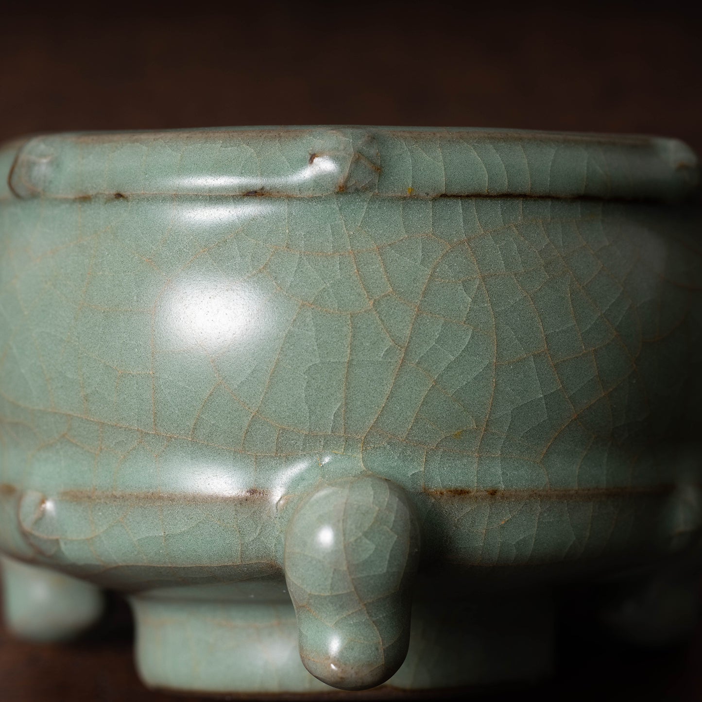 Southern Song Dynasty Guan ware Celadon Censer with Rivet and Three legs