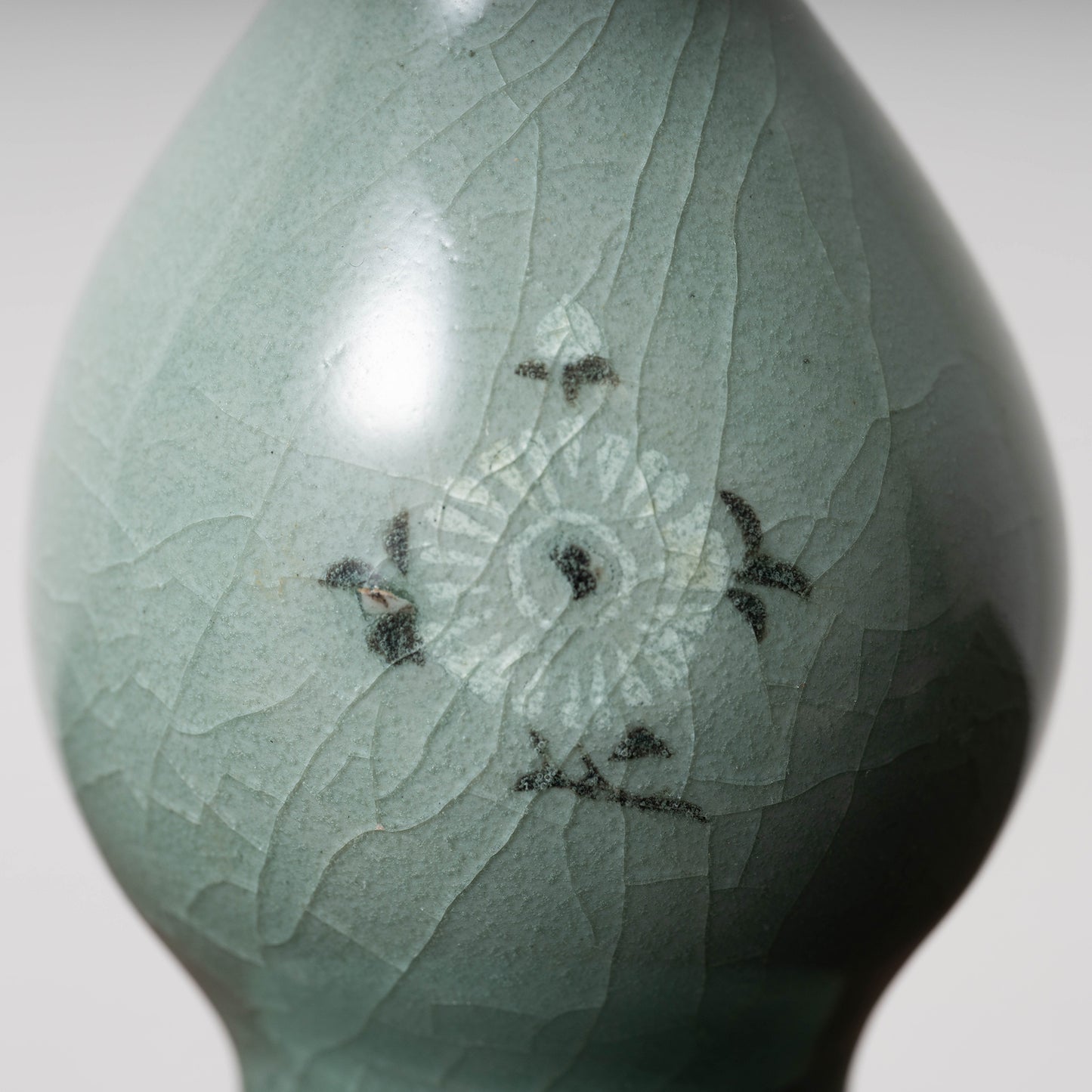 Goryeo Celadon Gourd-shaped Bottle with Inlaid Chrysanthemum
