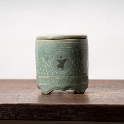 高麗 青磁象嵌梵字文有蓋壺