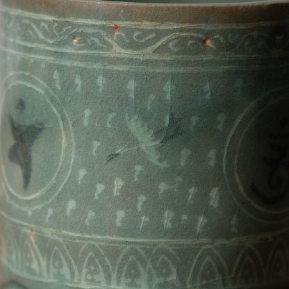 高麗 青磁象嵌梵字文有蓋壺