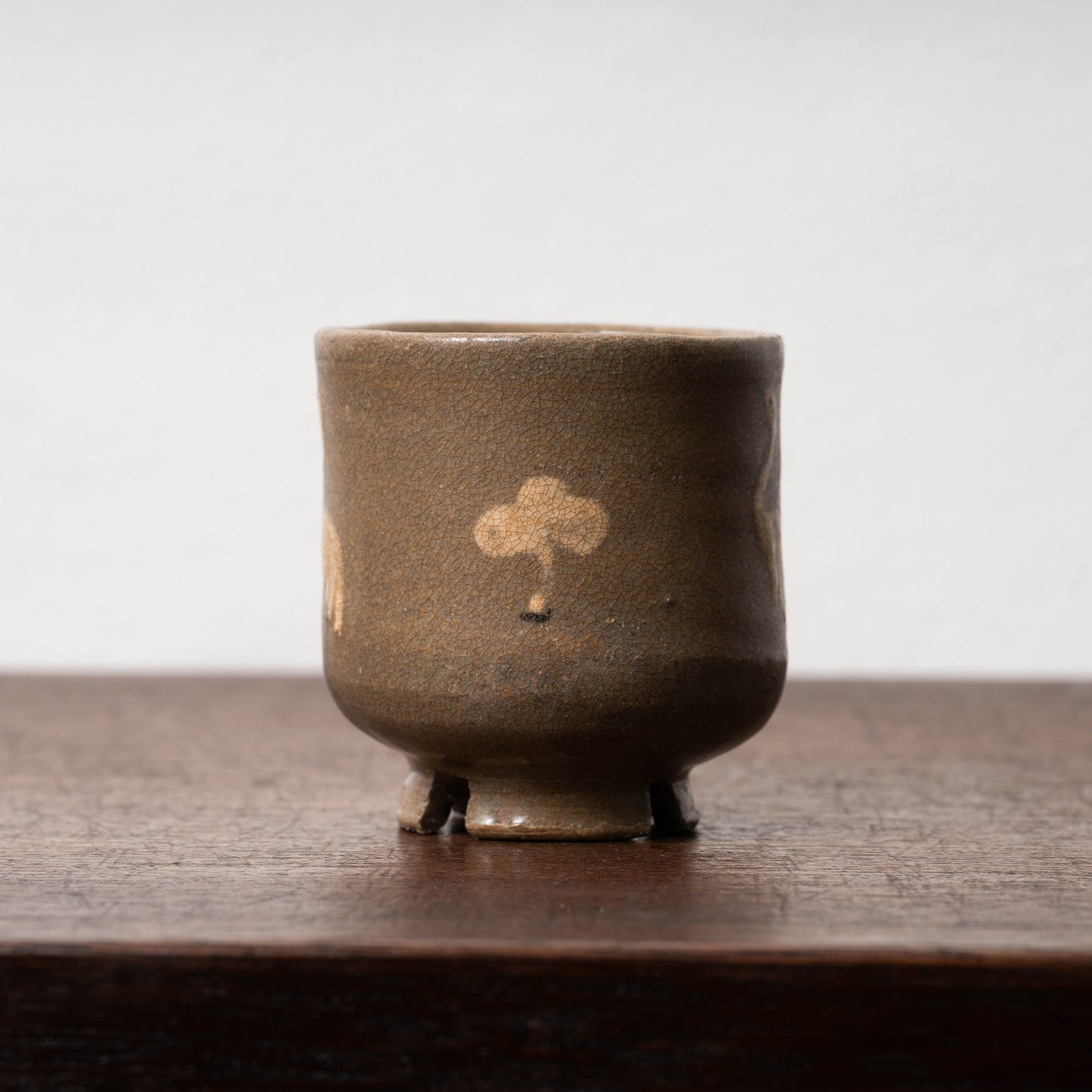 Goryeo Dynasty Celadon Cylindrical Tea Bowl with Inlaid Crane Design
