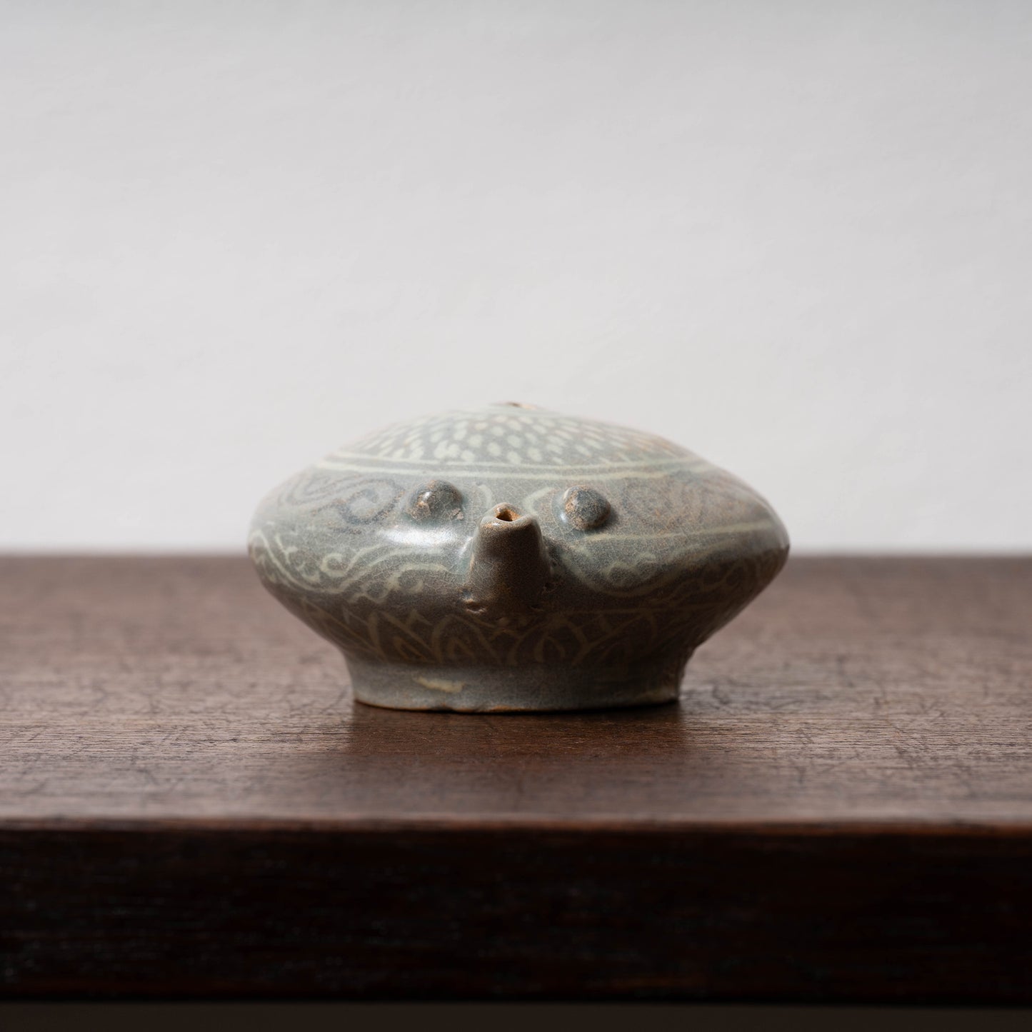 Goryeo Celadon Round Shape Water Dropper with Inlaid 