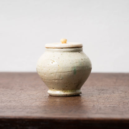 Tang Dynasty White Porcelain Tea container