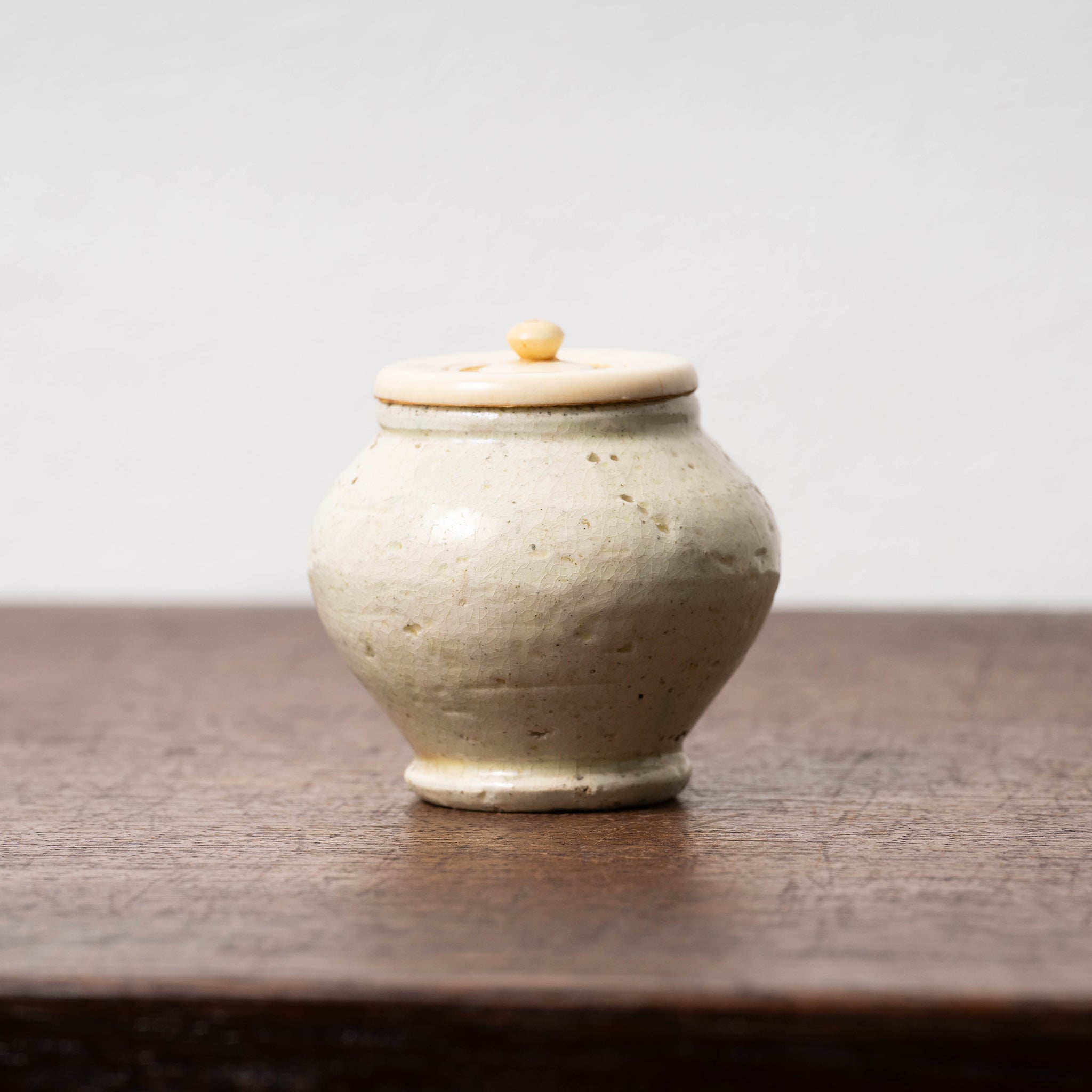 唐代 白釉茶入（薬壺） – 燦禾 SANKA