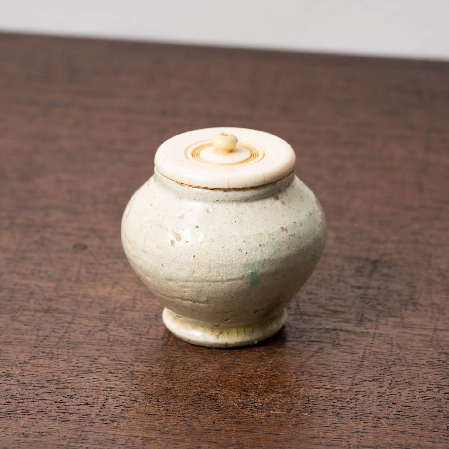 Tang Dynasty White Porcelain Tea container