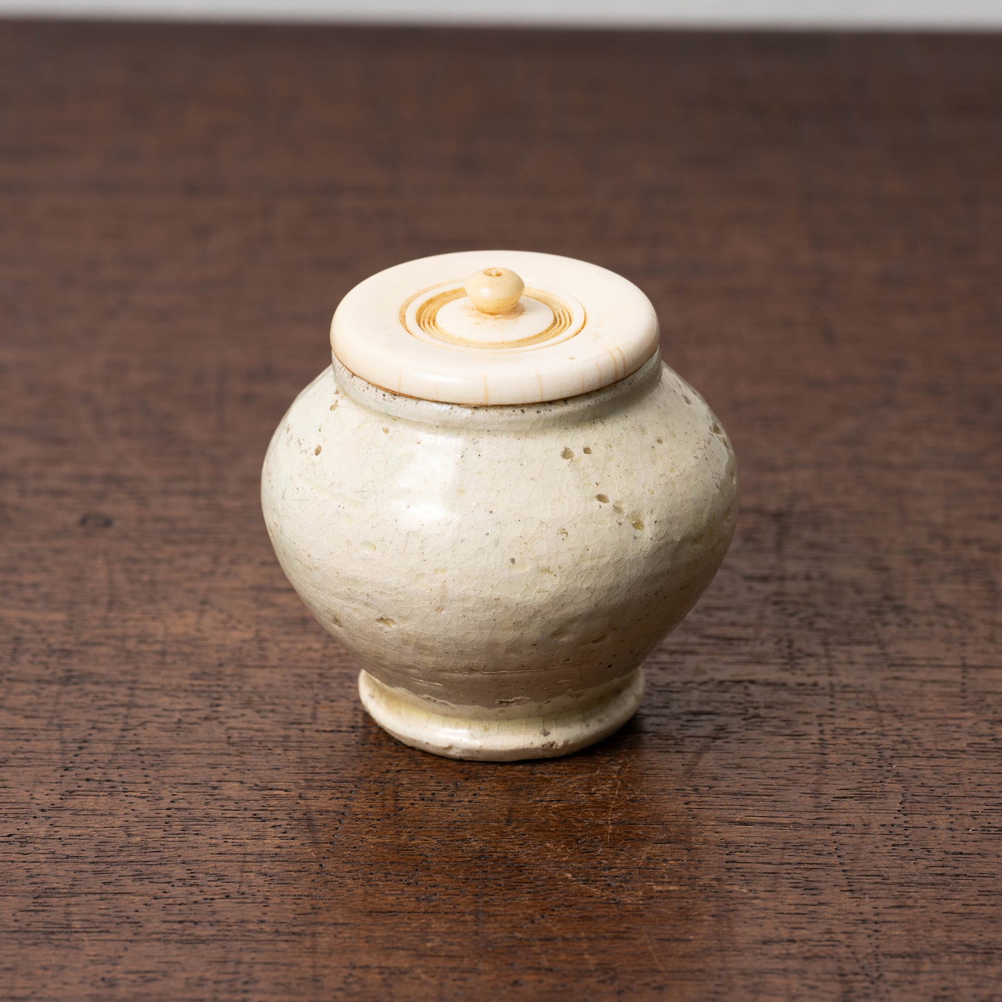 Tang Dynasty White Porcelain Tea container