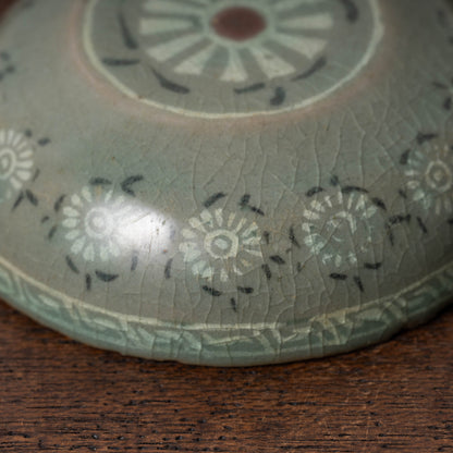 Goryeo Celadon Covered Box with Inlaid Cinnabar Chrysanthemum Design