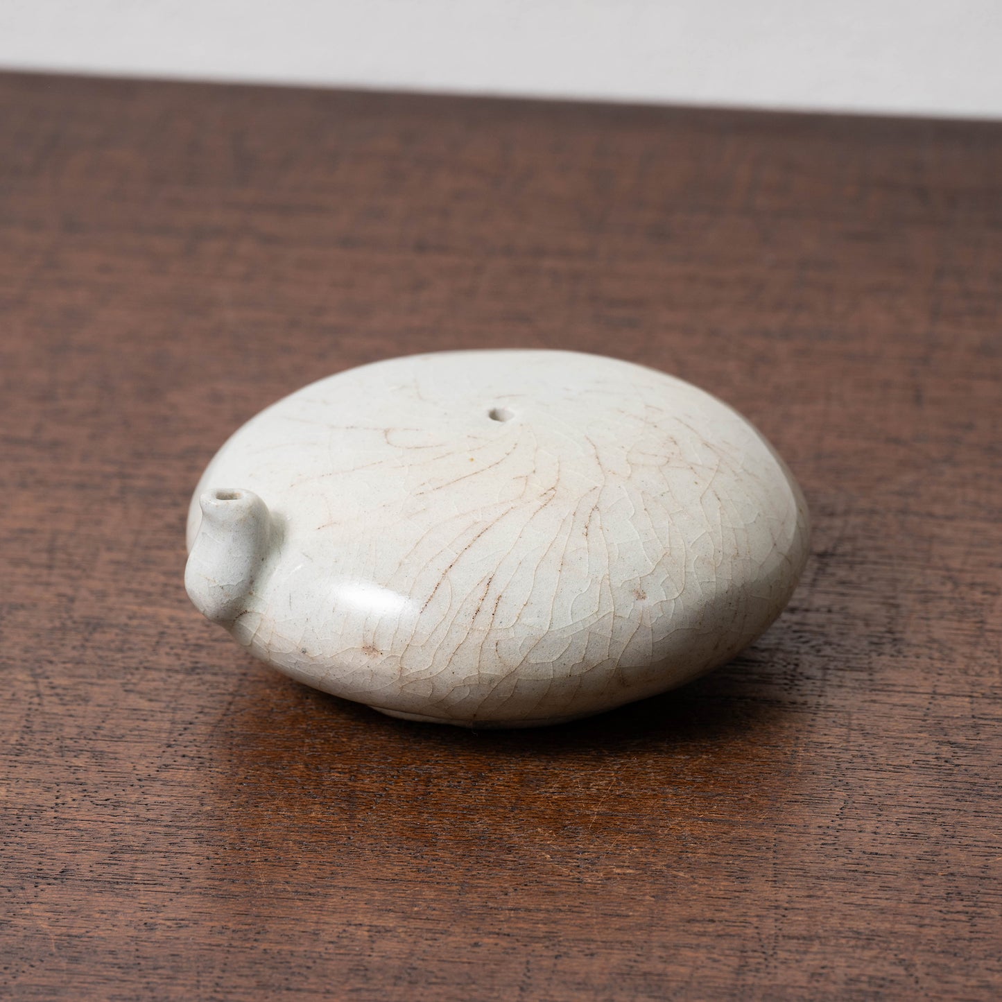 Joseon Dynasty White Porcelain Round Shape Water Dropper