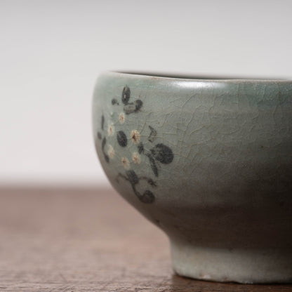 Goryeo Celadon small Tea bowl with Slip-trailed Chrysanthemum design