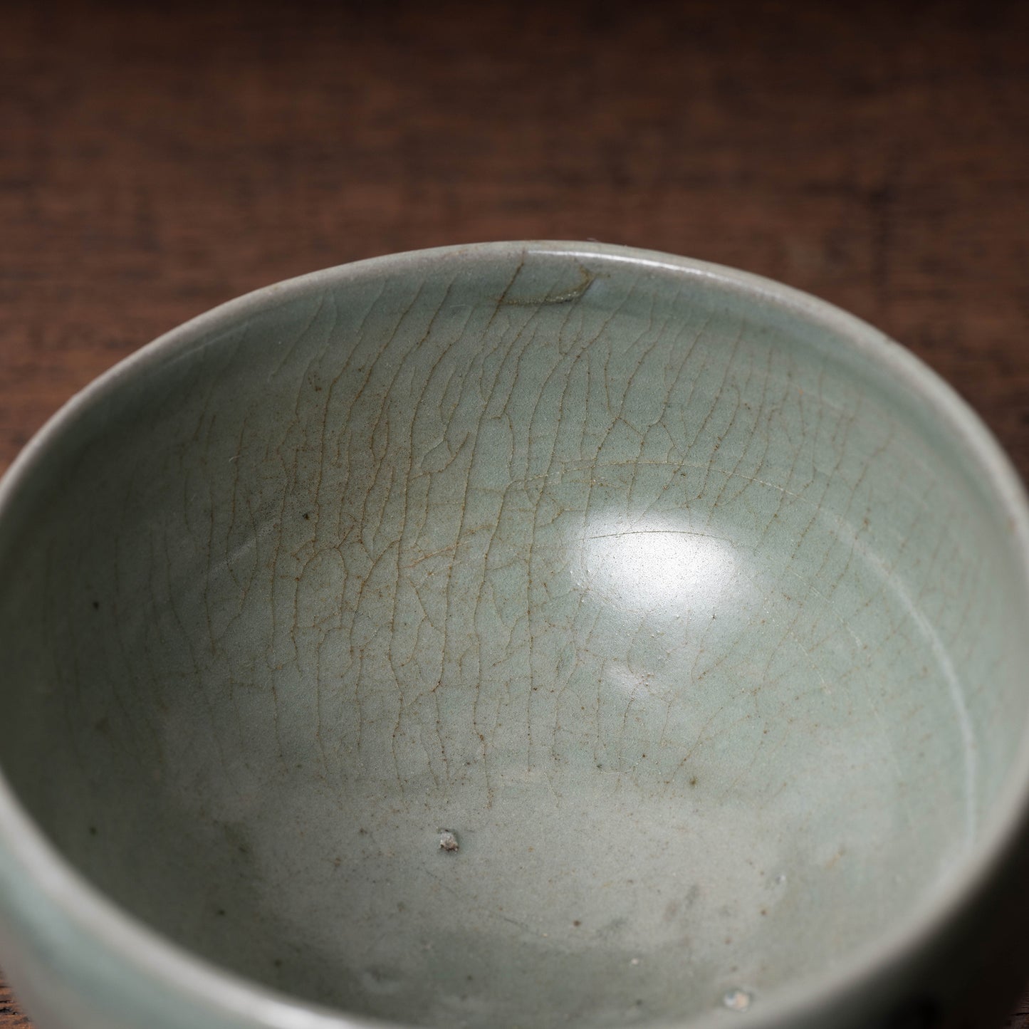 Goryeo Celadon small Tea bowl with Slip-trailed Chrysanthemum design