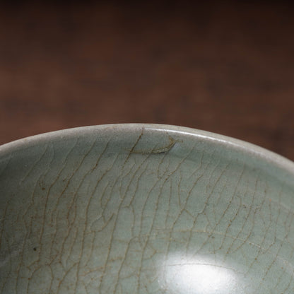 Goryeo Celadon small Tea bowl with Slip-trailed Chrysanthemum design