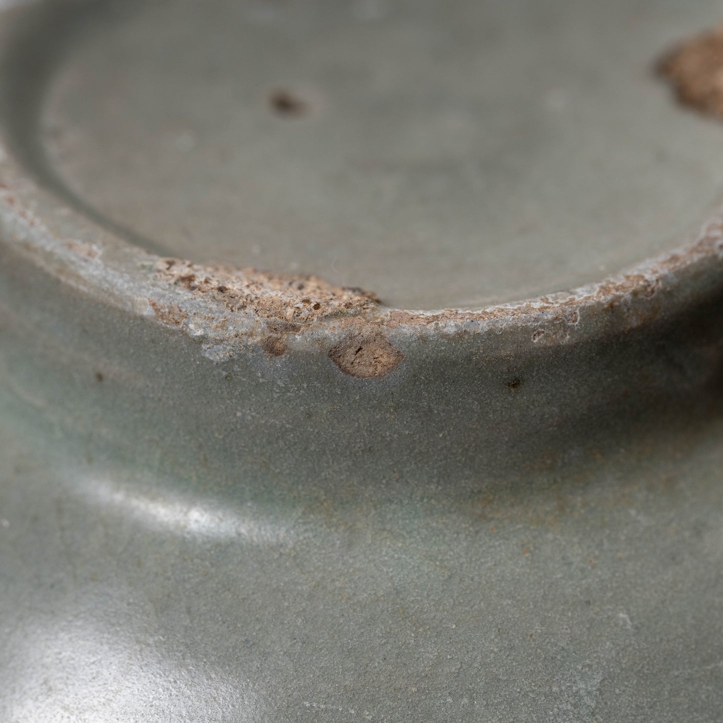 Goryeo Celadon small Tea bowl with Slip-trailed Chrysanthemum design