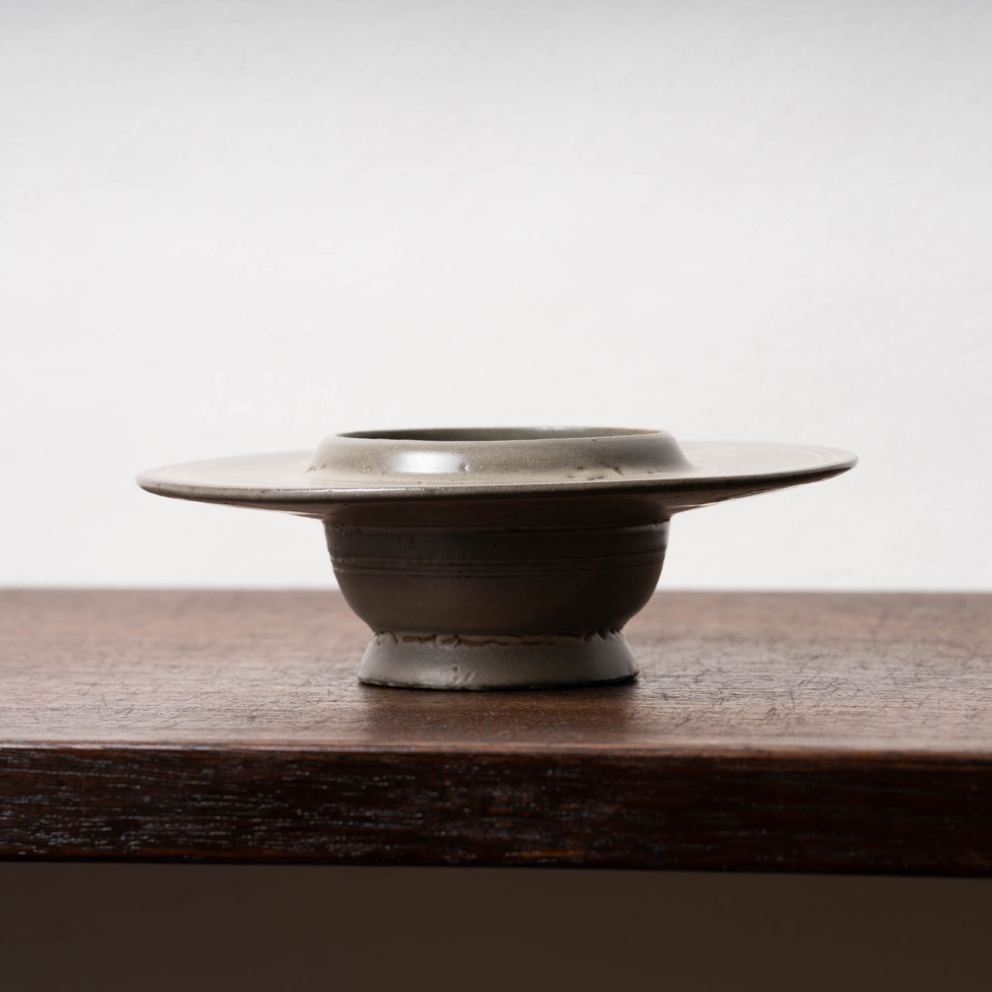 高麗 青磁象嵌菊花文托