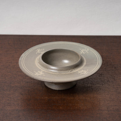 高麗 青磁象嵌菊花文托