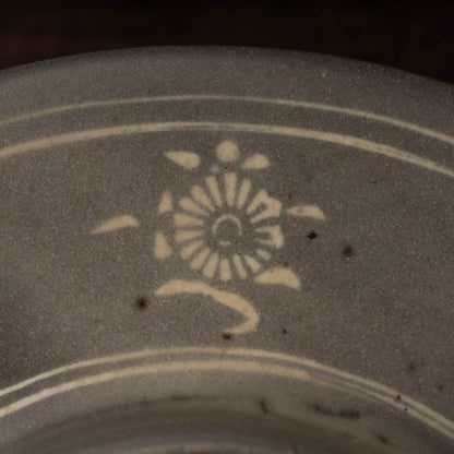 高麗 青磁象嵌菊花文托