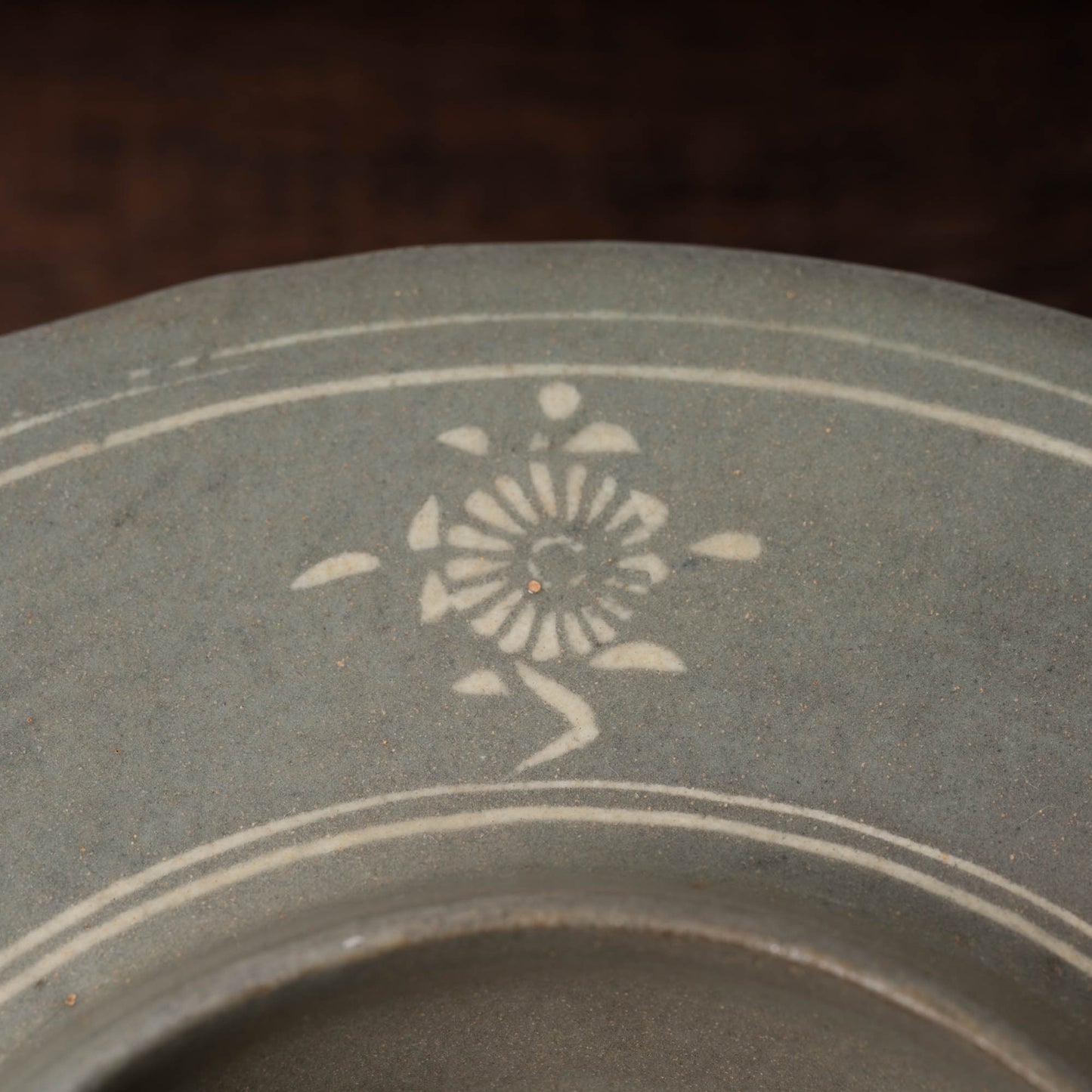 高麗 青磁象嵌菊花文托