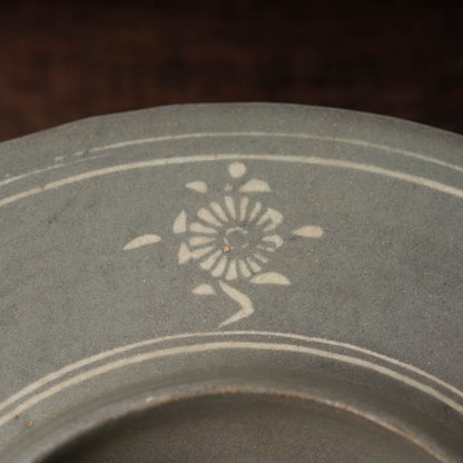 高麗 青磁象嵌菊花文托