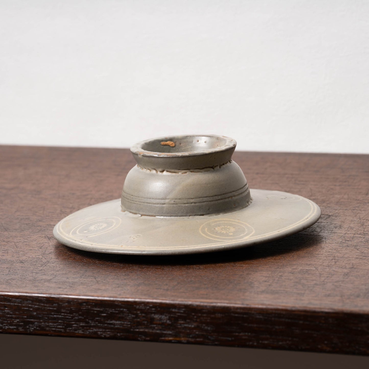 高麗 青磁象嵌菊花文托