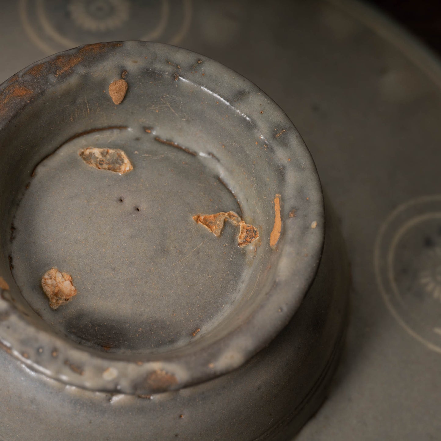 高麗 青磁象嵌菊花文托