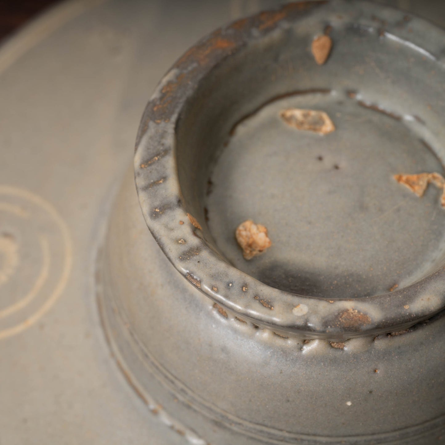 高麗 青磁象嵌菊花文托