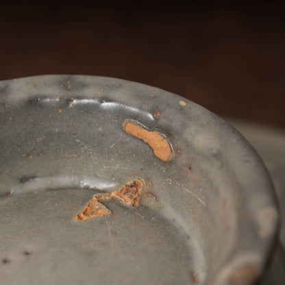 高麗 青磁象嵌菊花文托