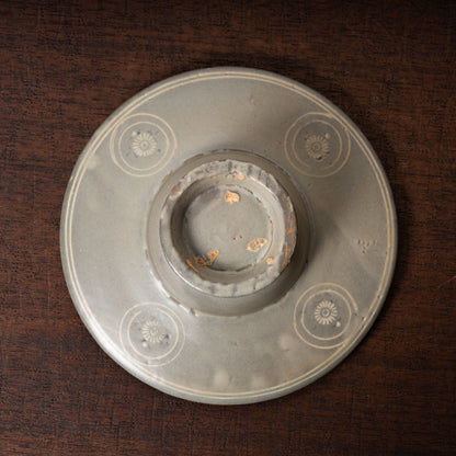 高麗 青磁象嵌菊花文托