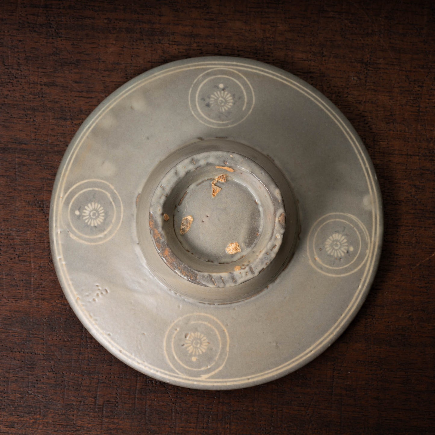 高麗 青磁象嵌菊花文托