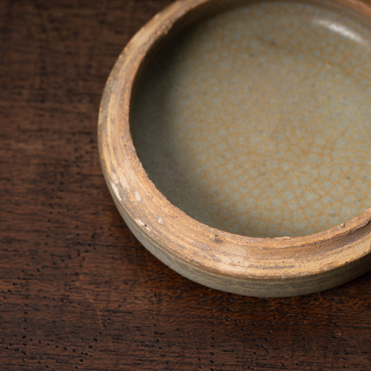 高麗 青磁象嵌牡丹文合子