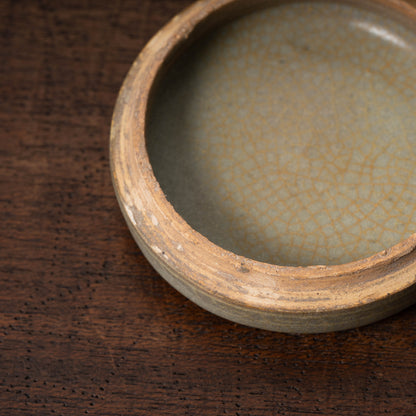 高麗 青磁象嵌牡丹文合子