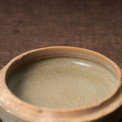 高麗 青磁象嵌牡丹文合子