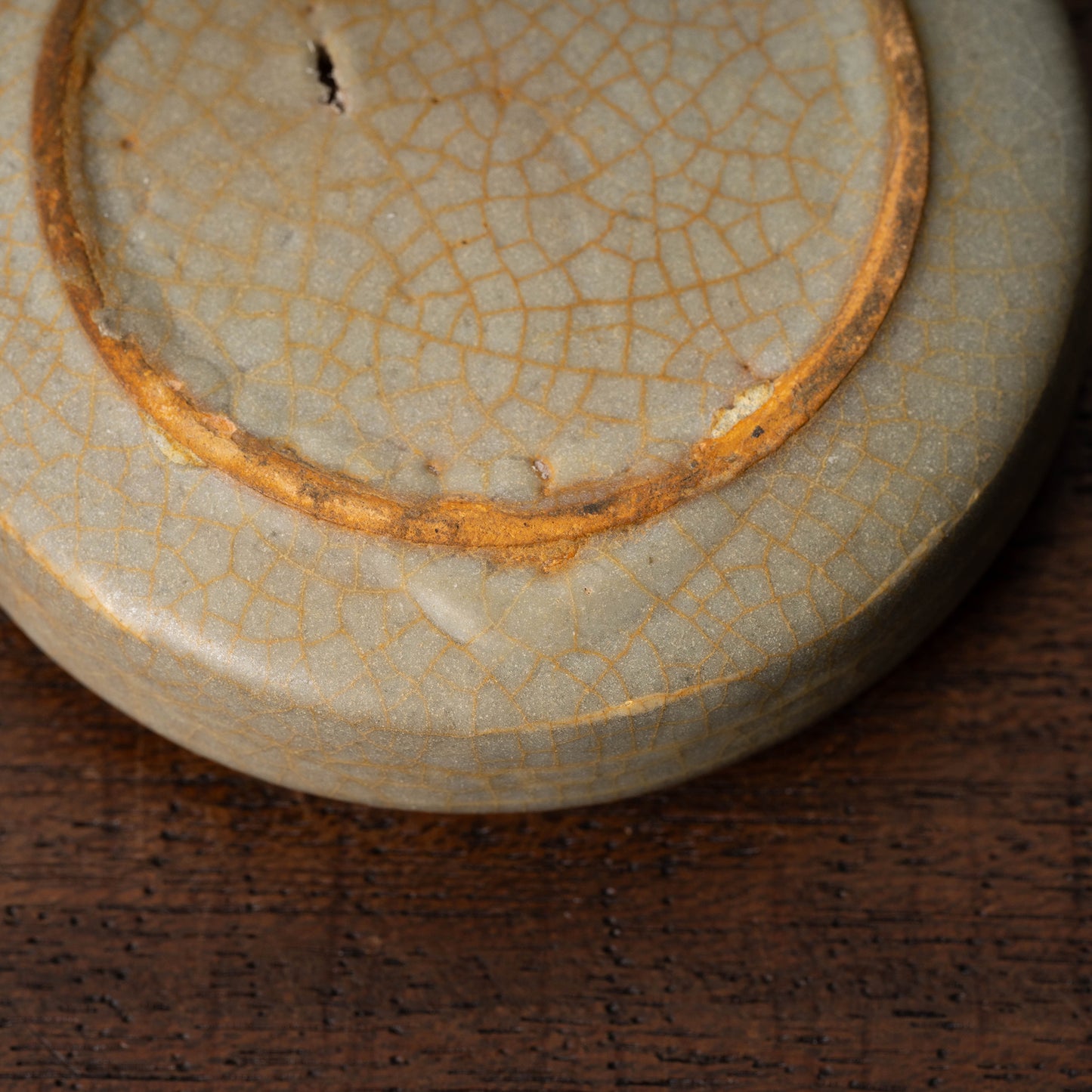 高麗 青磁象嵌牡丹文合子