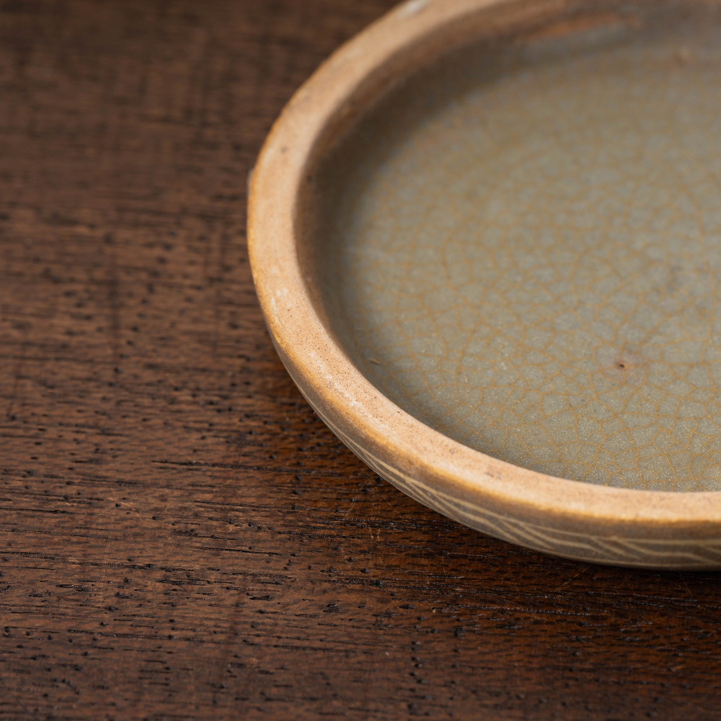 高麗 青磁象嵌牡丹文合子