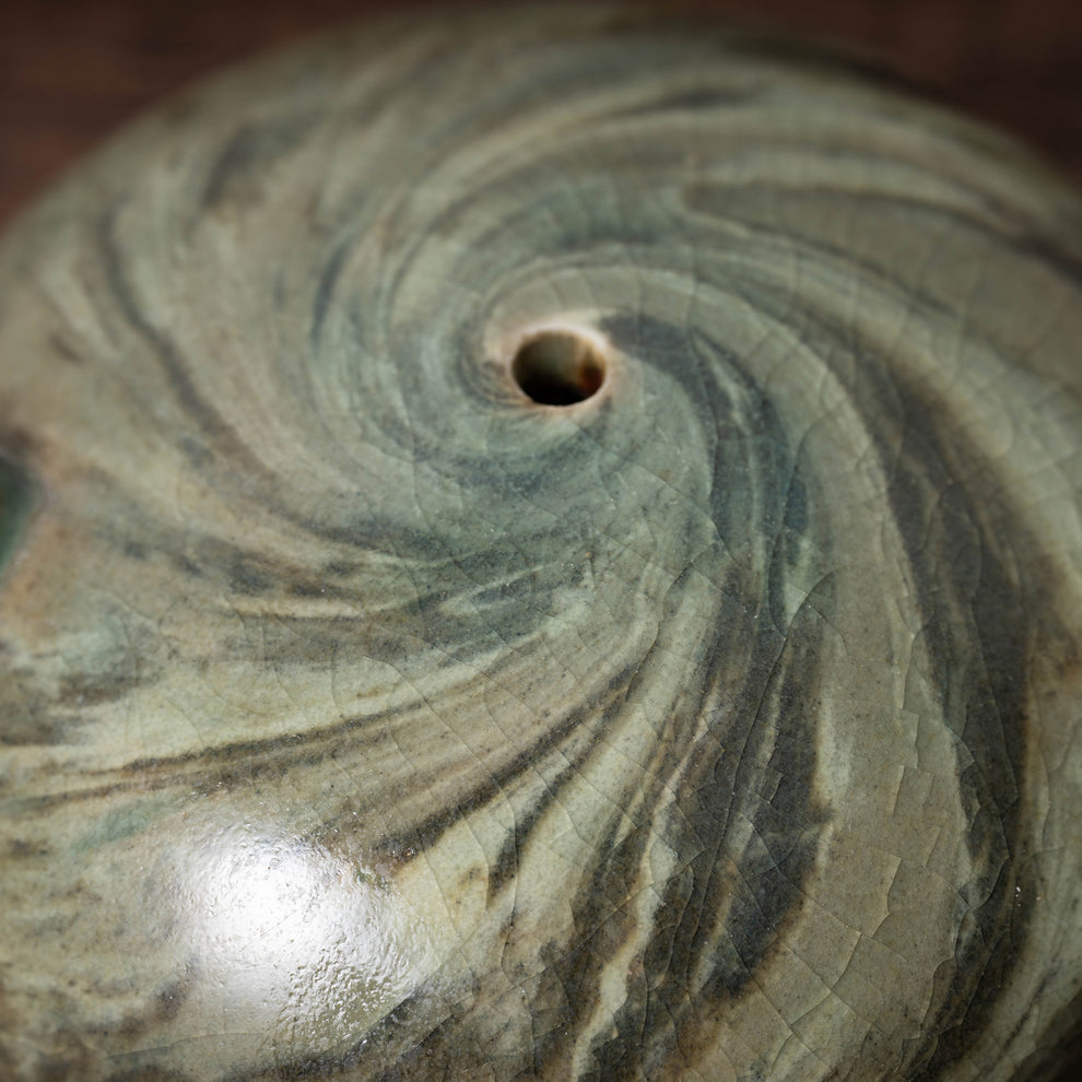 Shape Dropper Goryeo Celadon Round Shape Water Dropper with Knead Design – 燦禾 SANKA